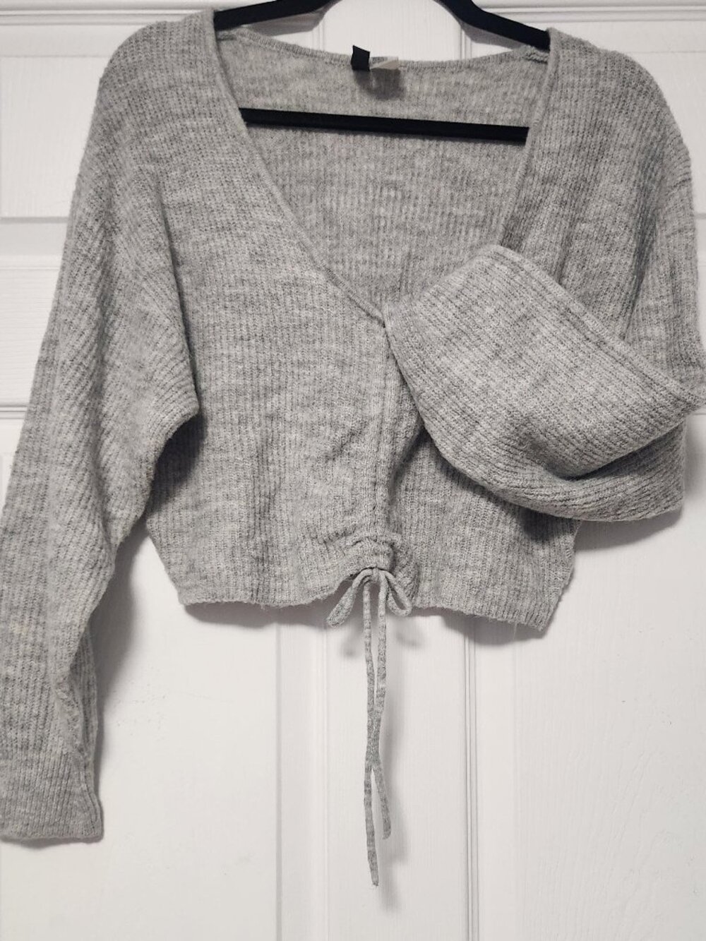 H&M Divided Heather Grey V-Neck Cinch Drawstring Cropped Sweater — Size Small (S